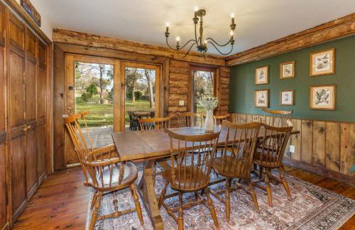 Log Cabin sleeps 20 with hot tub, EV Charger, firepit - Foto 29