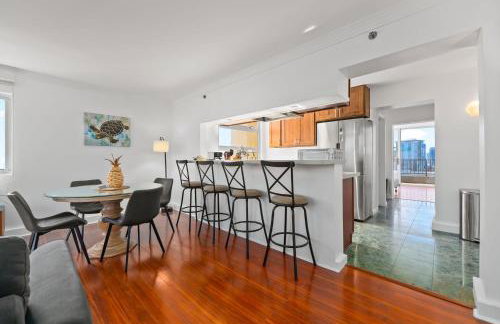 Honu Hale Penthouse 2 BDR Ocean View Waikiki - Photo 22