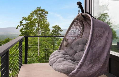 Modern Escape w Mountain Views Fire Pit & Swing - Foto 31