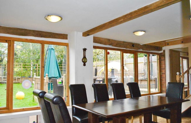 Squirrel Barn. Hi-spec. Hot tub & Wifi. Sleeps 14 - Foto 29