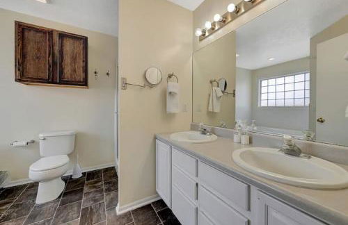 Massive 6 bedroom in a great area - Foto 13