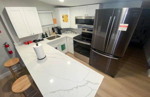 Unique Miami Art Escape w/ HotTub, Arcade & Murals - Foto 6