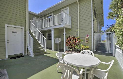 Updated Condo Near Beach: Ideal Walkable Location - Foto 47