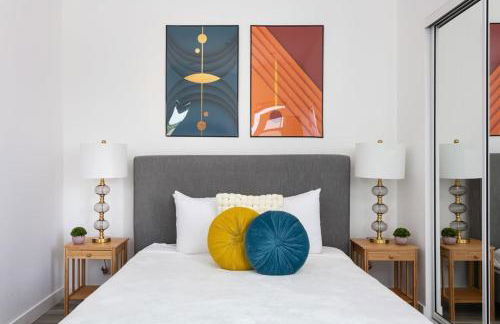 Upscale LA Getaway Sleeps 8 with Free Parking - Foto 20