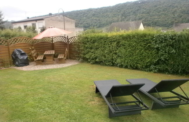 Modern Holiday Apartment With Large Garden Near the River Moselle - Photo 16