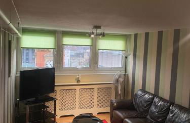 "Snooze Central" - City Centre Apartments above Victoria Centre Shopping Centre with full Kitchen in Milton Street - up to 4 Beds - most Central Location next to the Hilton Hotel - Outdoor Parking for Cars or Vans five pounds a day - Sunday 1pm Check-Out - Photo 53