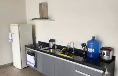 Sobrado novo e lindo com piscina - Foto 13