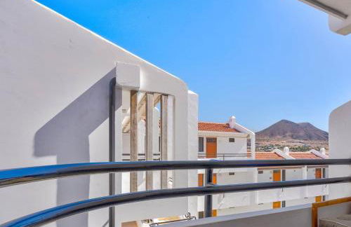 Stylish flat and pool with 3 rooms, sleeps 6, Los cristianos - Foto 3