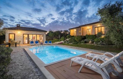 4 Bedroom Nice Home In Buje - Foto 24