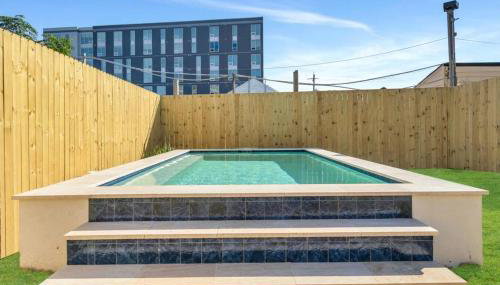 Mid-City 4BR w Pool Near Streetcar - Foto 2