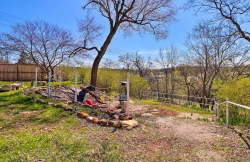 Creekfront Yellville Manor with Parlors and Fire Pit! - Foto 40