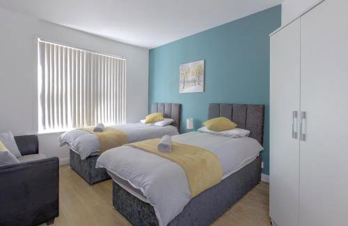 Ryland House Sleeps 8 M6 Access & Garden - Foto 3