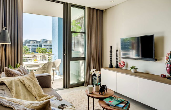 Stylish Retreat With Marina Views at Juliette 307 - Foto 2