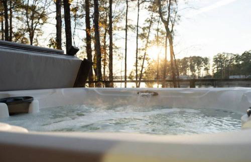 Newly Built, Mid-Lakeside A-Frame with Hot Tub and Steam Shower - Foto 10