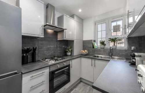 Cosy 4-Bedroom Apartment next to Borough - Foto 50