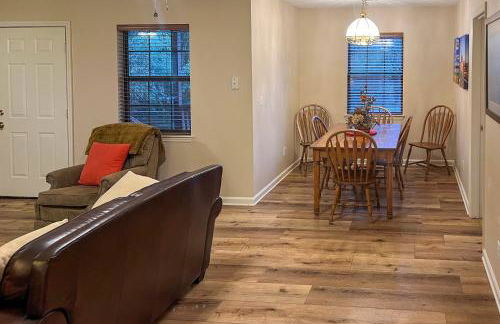 Creekfront Cabin Near Chattanooga with Hot Tub! - Foto 6