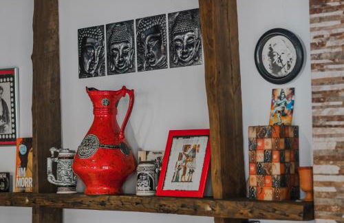 The Modern & Recycled House - Photo 9