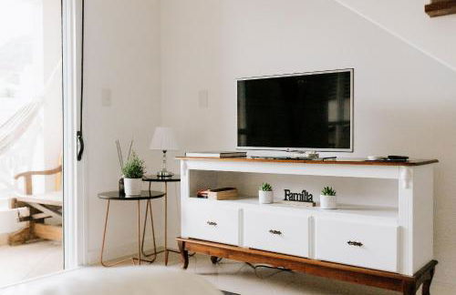 Completo apartamento em Resort na beira da lagoa - Foto 47