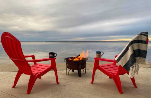 Charming Modern Cottage on Houghton Lake! - Photo 20