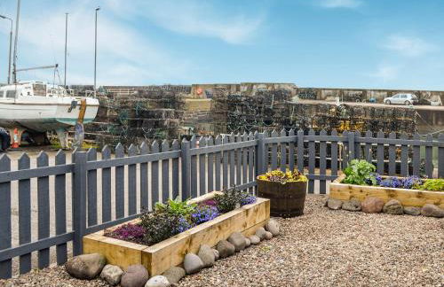 Fifie Cottage - Photo 2