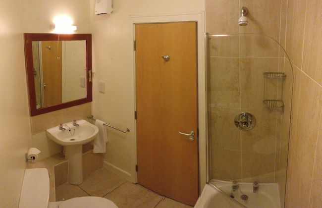 Galway Bay Sea View Apartments - Photo 46