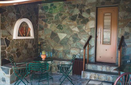 Litheon House - Photo 41