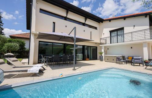 Villa Lumière - Confort, spa, piscine, recharge véhicule & babyfoot - Foto 21