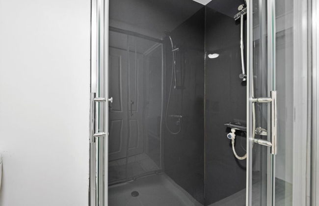 High Wycombe Apartments - Photo 8