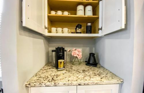 Modern new built in prime Raleigh location - Foto 16