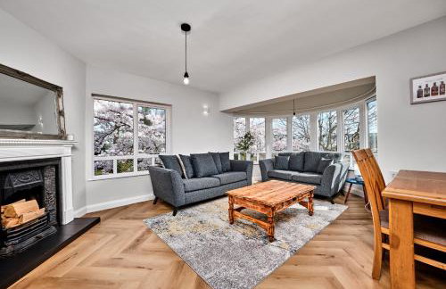 Exclusive Offers l Last-Minute Stay l Sleeps Up to 6 l Conveniently located near town Centre l restaurants l and local attractions l It offers easy access to the stunning Causeway Coast l Coleraine Hideout l WeStayBelfast - Foto 8