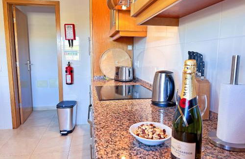 Balaia Poolside House with Sea View by BeCherish - Foto 24