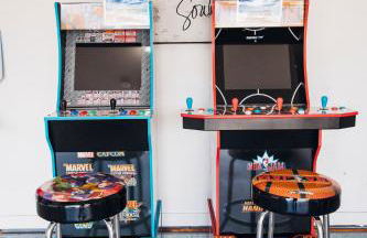 Golden Hour Getaway- Guest Favorite, 2 Min to Beach, Seasonal Pool & Arcade - Foto 77