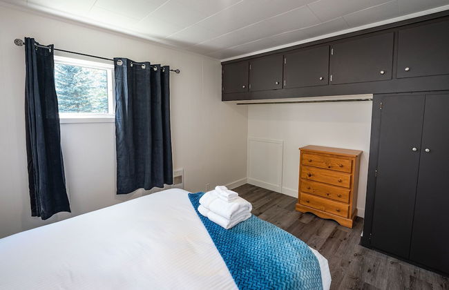 Downie Cottage by Revelstoke Vacations - Photo 4