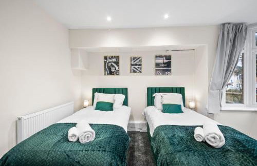 5 Bed House - Sleeps 11 - Parking - Garden - Wifi - Foto 10