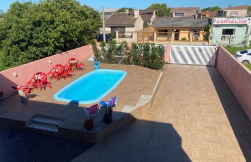 Belíssimo sobrado com piscina - Foto 15