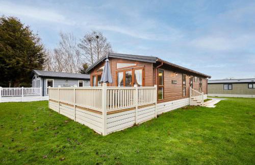 Bramble Lodge with Hot Tub - Foto 6