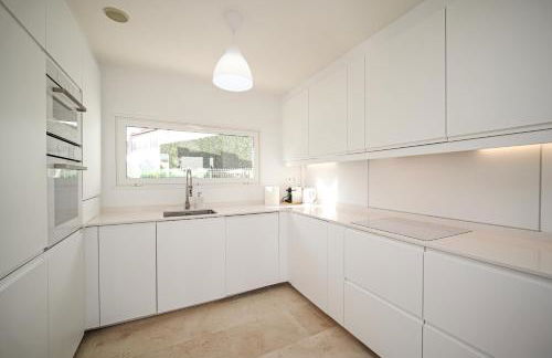 Nirvana - Luxury Villa with heated pool - Photo 9