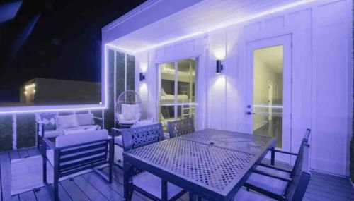 Luxury four-story Home, Rooftop Deck with views, PingPong! Sleeps 12! - Foto 1