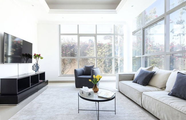 Spectacular Al Wasl Villa - With Private Pool - Photo 31