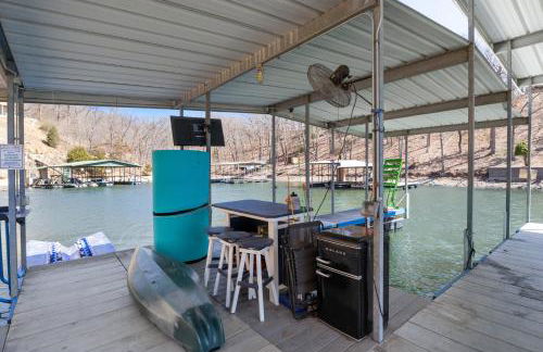 Spacious Home & Lake Access, Lake Views Throughout - Foto 54