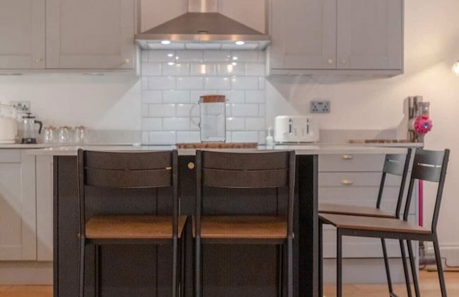 Newly Refurbished 2BD Flat - Wimbledon Village! - Foto 13