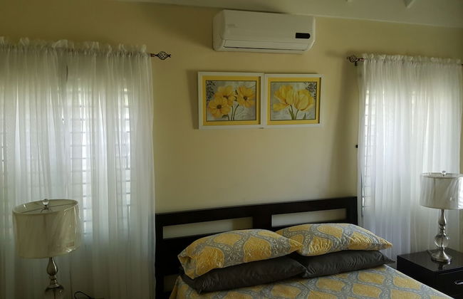 Ocho Rios Villa at Coolshade IV - Photo 4