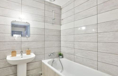 Parking Gratuit - 15mn Paris - 5mn à pied Gare Epinay Villetaneuse - Terrasse - Jardin - De 1 à 10 personnes - Stade de France - Casino d'Enghien - Hippodrome, Université - Foto 15