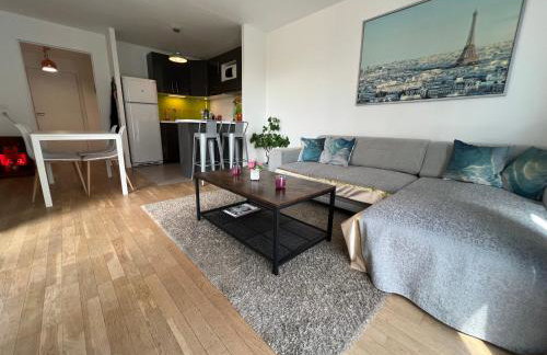 Lumière Parisienne Spacious 2BR Apartment with Terrace Free Parking Near Metro Line 13 - Foto 8