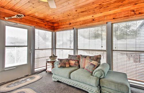 Cozy Crosby Cabin Near Serpent Lake and Main St - Foto 20