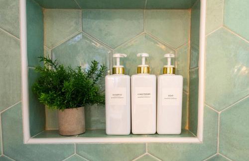 Less than 1mi to Square, SW, EV Plug, Boutique Comfort - Foto 34