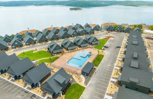 The Luxx - ALL NEW / 4 BD / Poolside / Hot Tub / Lake View - Foto 48