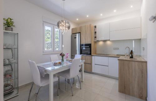 Villa KaTess with heated pool - Photo 17