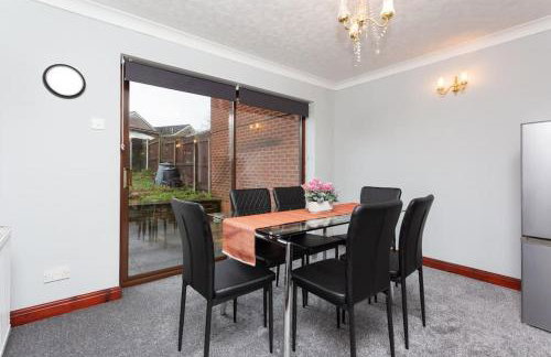 Preston 4 bedroom house near M55 & M6 - Photo 48