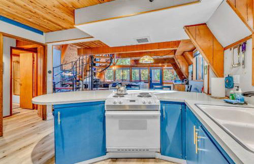 3BR Tahoe Cabin in the Trees with Hot Tub - Foto 12